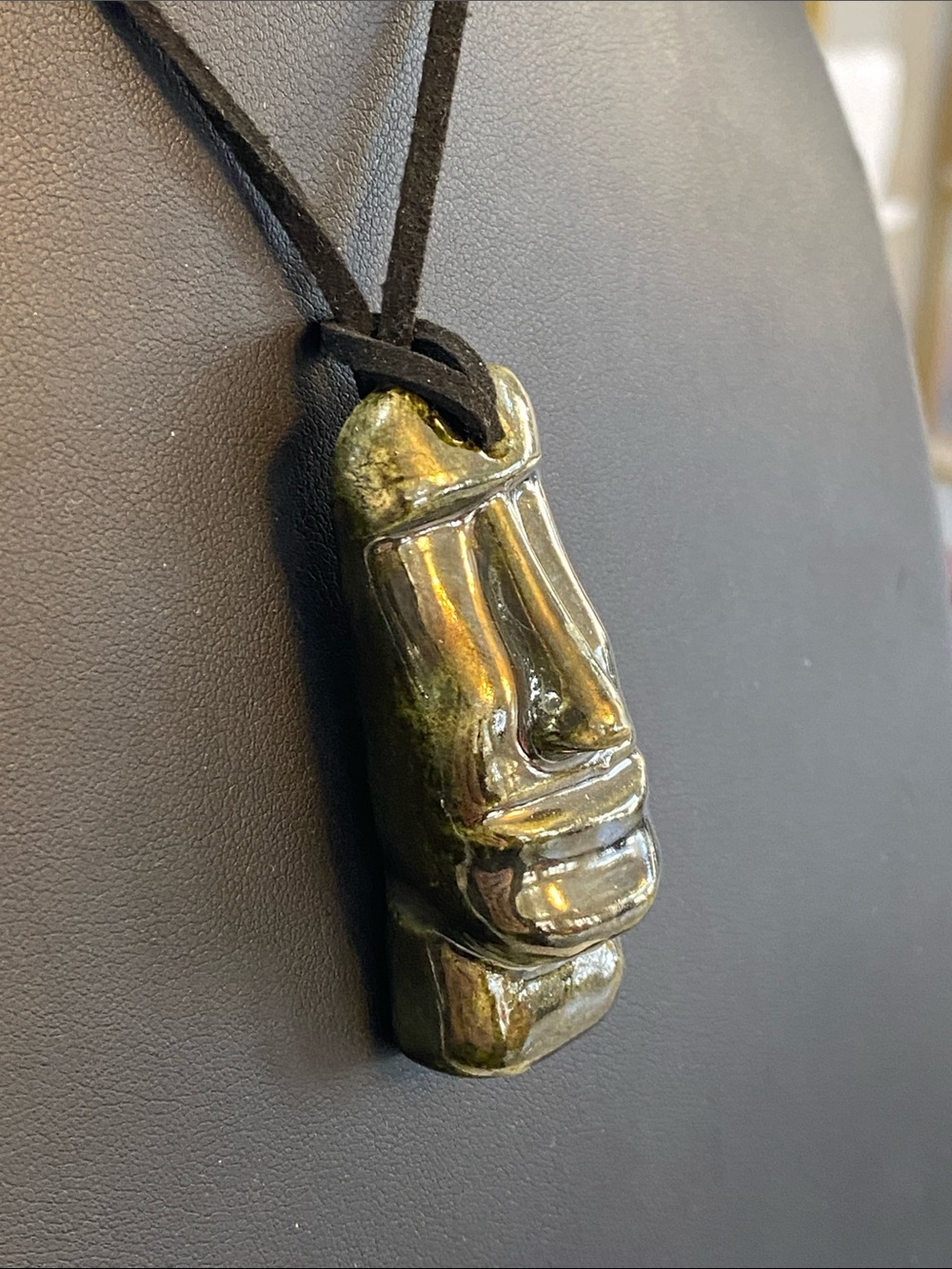 Moi head tiki pendant necklace - Picture 7 of 7